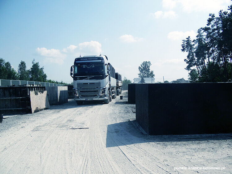 Transport szamb betonowych  w Jędrzejowie